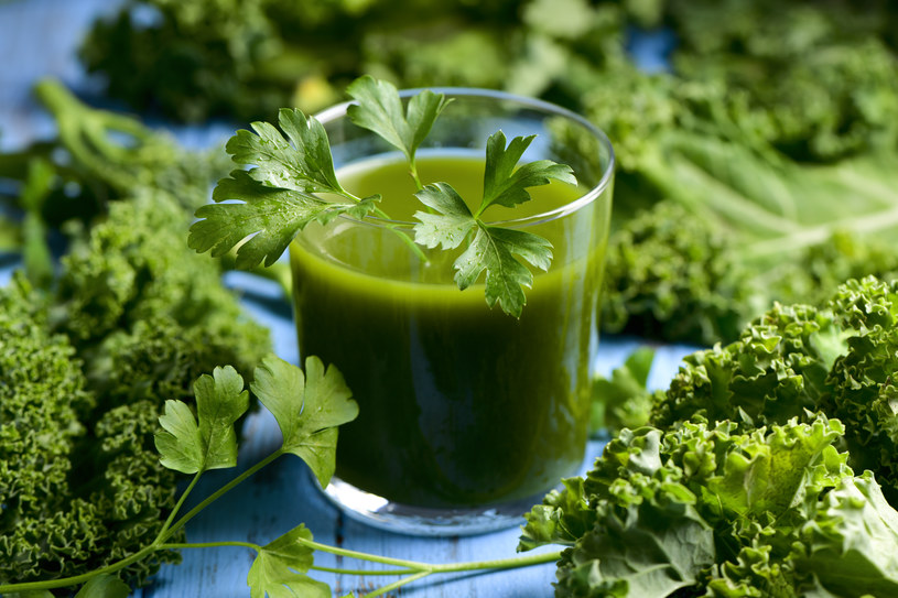 Zielone warzywa zawierają chlorofil potocznie nazywany zieloną krwią /123RF/PICSEL