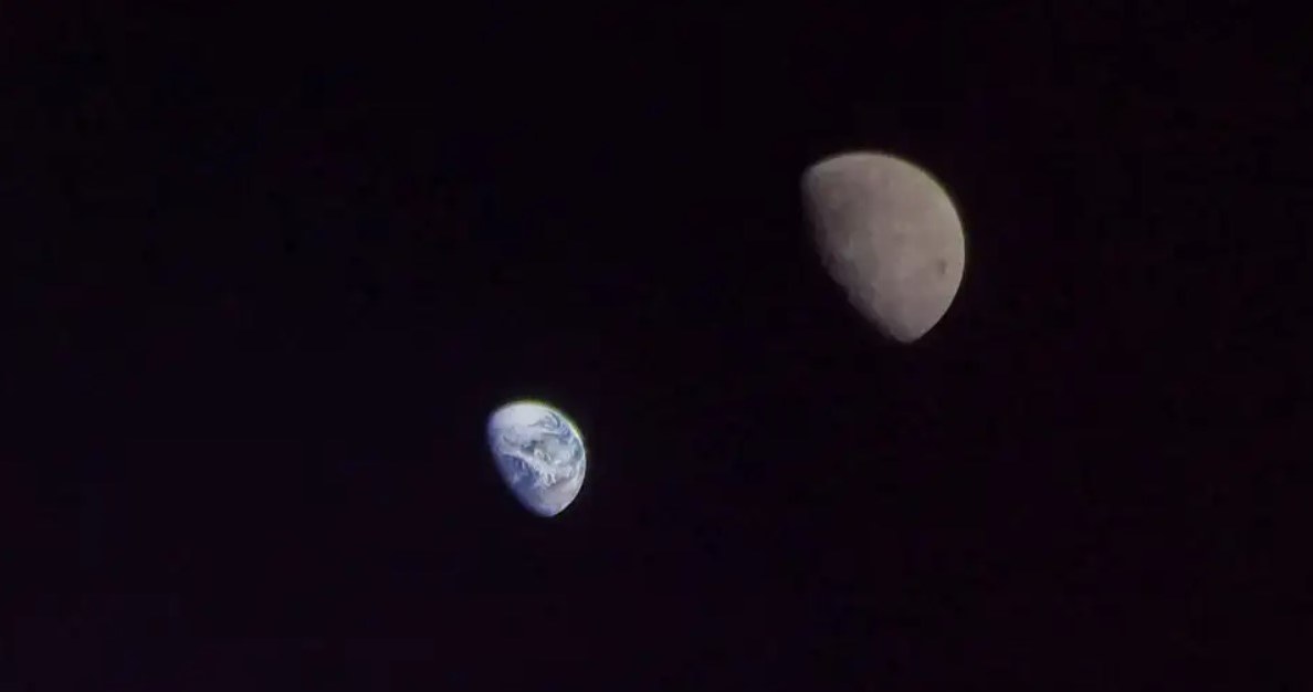 Ziemia i Księżyc. /źródło: NASA /NASA