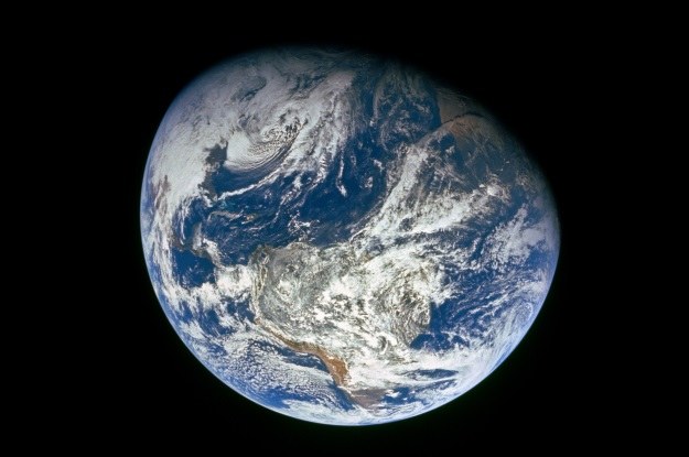 Ziemia jest cięższa niż pierwotnie przypuszczano? /NASA