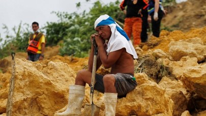 Ziemia osunęła się na Filipinach po przejściu huraganu. Są zabici i ranni