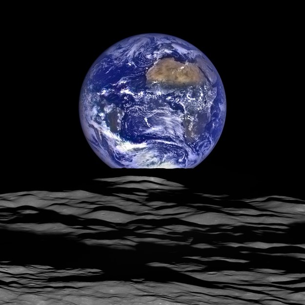 Ziemia wyglądająca zza Ksieżyca na zdjęciu sondy Lunar Reconnaissance Orbiter (LRO) / NASA/Goddard/Arizona State University /materiały prasowe