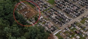 Ziemia zapadła się na cmentarzu w Trzebini. Uszkodzone dziesiątki grobów