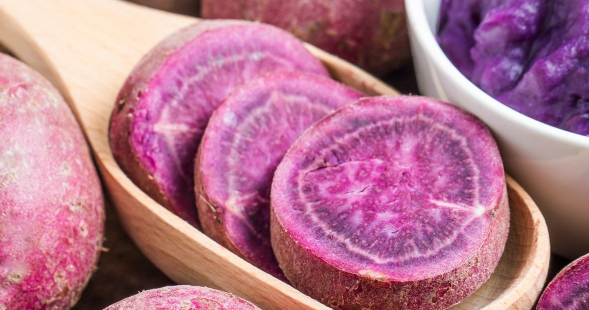 Ziemniaki truflowe mają fioletowy miąższ /dashu83 /123RF/PICSEL