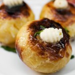 Ziemniaki z grilla. Jak skrócić czas pieczenia i uzyskać chrupiącą skórkę?