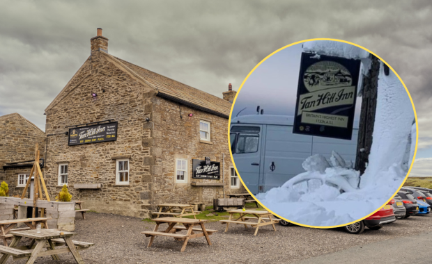 Zignorowali ostrzeżenia pogodowe. Zostali uwięzieni w pubie