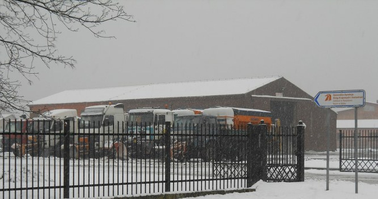 Zima atakuje, a piaskarki stoją w bazie na Podkarpaciu 