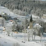 Zimą jest tu cudnie. Najwyżej położony kościół w Sudetach i narciarski raj