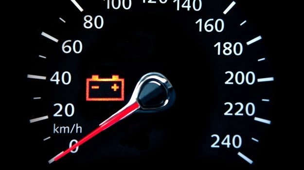 Zimą może okazać się, że nasze nawyki i sposób użytkowania auta źle wpływają na akumulator /Motor