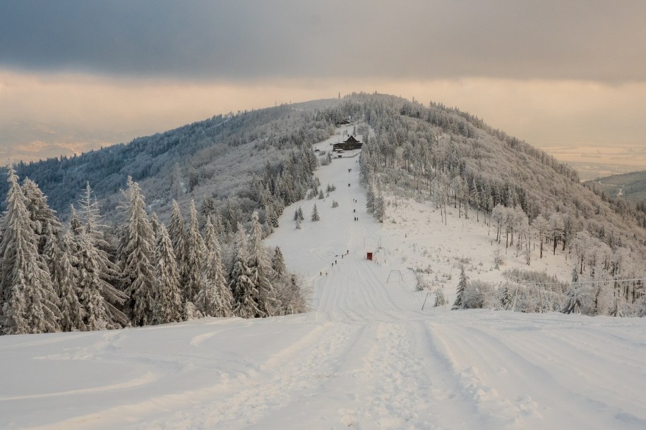 Trudne warunki w Beskidach. W góry wróciła zima
