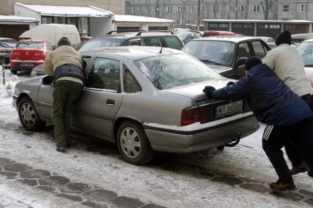 Zima to ciężki czas dla kierowców / Fot: Marcin Smulczyński /Agencja SE/East News