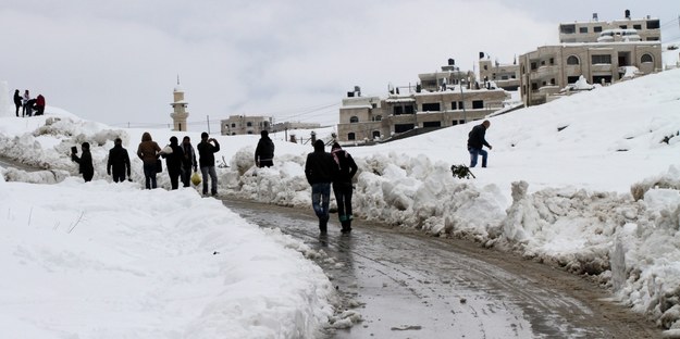 Zima w Izraelu /ALAA BADARNEH  /PAP/EPA