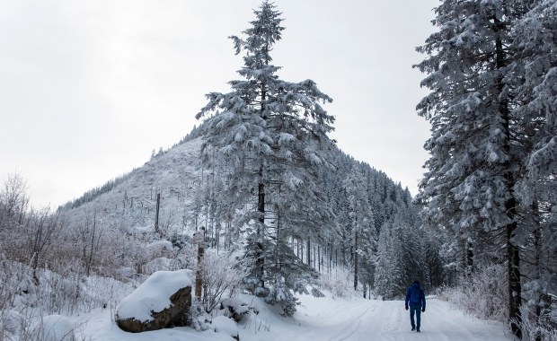 Zima w Tatrach. Wszędzie biało i zagrożenie lawinowe 