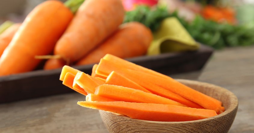 Zimą warto sięgać między innymi po marchewkę /123RF/PICSEL