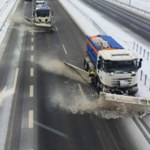 Zima znów zaskoczyła. Kto musi odśnieżać drogi, a kto chodniki? 