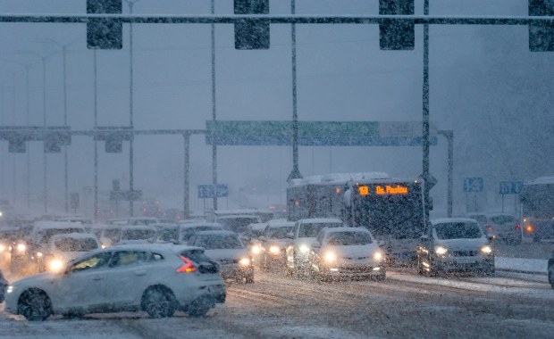 Zima znowu atakuje. IMGW ostrzega przed śnieżycami i oblodzeniem