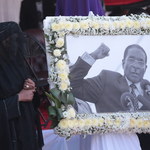 Zimbabwe: Wódz plemienny nakazał ekshumację i przeniesienie zwłok Mugabego
