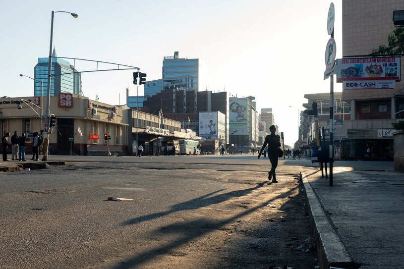 Zimbabwe zostało uznane "najbardziej nieszczęśliwym" państwem świata w 2022 roku /AFP