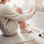 Zimne dłonie i stopy. Kiedy przyczyna nie leży w niskiej temperaturze na zewnątrz