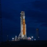 Zimno, wycieki i techniczne przeszkody. NASA znów przesuwa lot wokół Księżyca