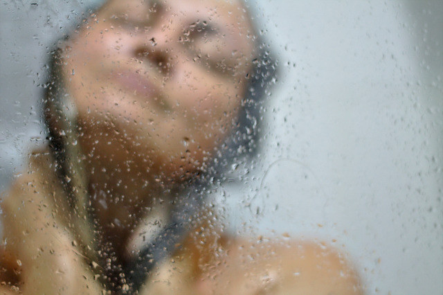 zimny prysznic /© Photogenica