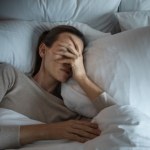 Zimowa bezsenność. Jak sobie z nią radzić?