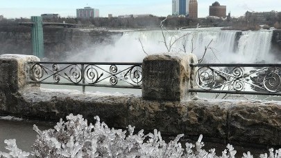 Zimowa odsłona Niagary. Zapiera dech w piersiach