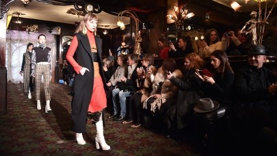 "Zimowa" paryska moda: Krótkie płaszcze i… mini-spódniczki!