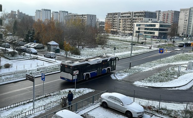 Zimowe warunki w mieście. Kilkanaście kolizji na drogach 