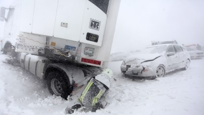 Zimowy paraliż na Węgrzech. Tysiące ludzi bez prądu i wody