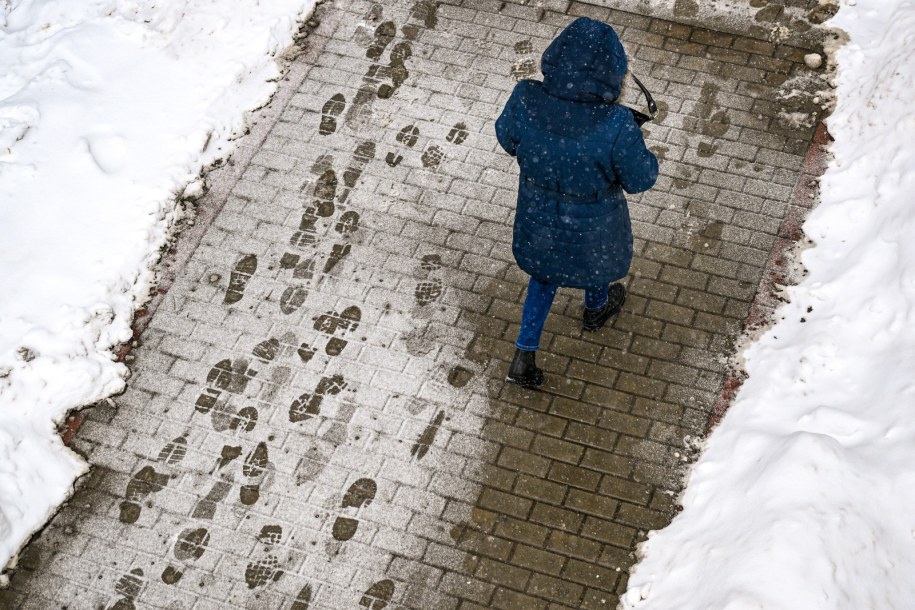 Zimowy poranek w Rzeszowie /Darek Delmanowicz /PAP