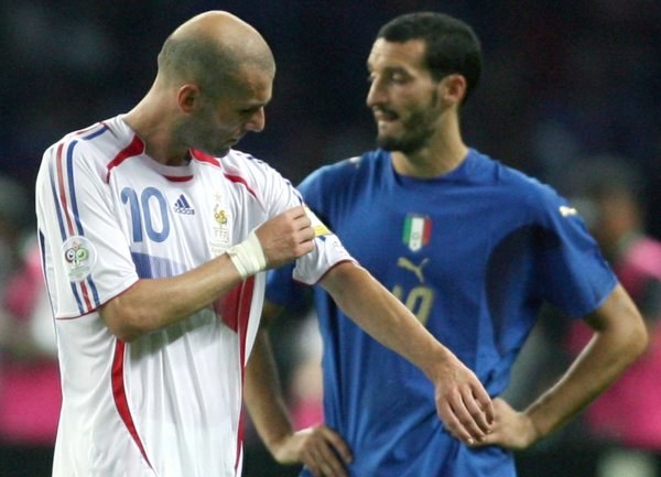 Zinedine Zidane wstydził się nawet odebrać medal... /AFP