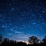 Zjawiska na nocnym niebie luty 2024. Przeloty ISS i Śnieżny Księżyc 