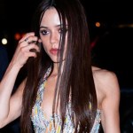 Zjawiskowa Jenna Ortega w metalowej kreacji. Suknia powstała specjalnie dla niej