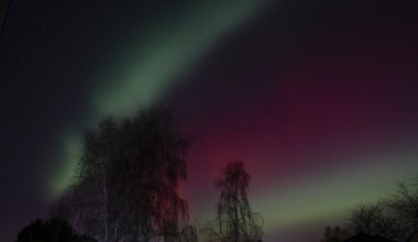 Zjawiskowa zorza nad Polską na zdjęciach. Niebo w nocy zapłonęło