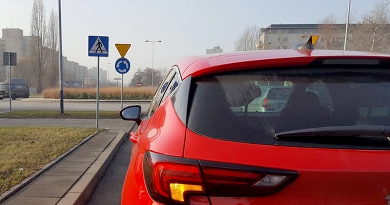 Zjazd z ronda zawsze z kierunkowskazem? Niekoniecznie /INTERIA.PL