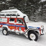 Zjechał pontonem po śniegu, uderzył w drzewa. Interwencja TOPR