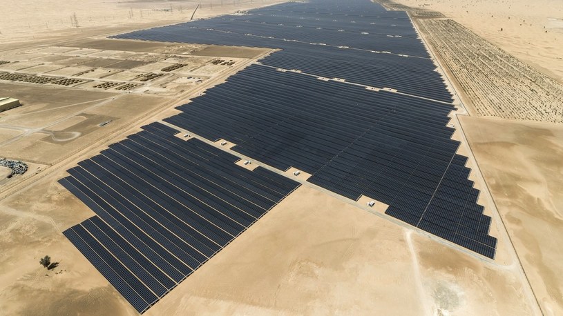 Zjednoczone Emiraty Arabskie otworzyły największą farmę solarną na świecie /Geekweek