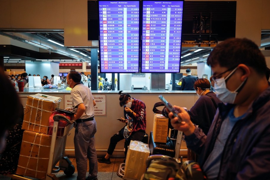 Zjednoczone Emiraty Arabskie potwierdzają pierwsze przypadki koronawirusa /DIEGO AZUBEL /PAP/EPA