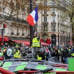 "Zjedzmy bogatych". We Francji protesty przeciwko reformie emerytalnej i drożyźnie