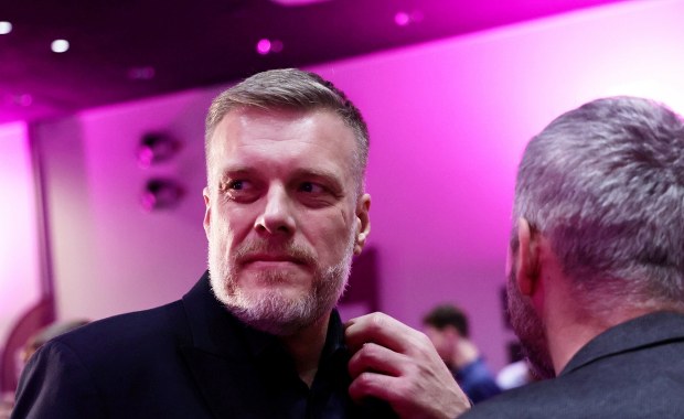 "Zła i brzydka tradycja". Zandberg ostro o nowym pomyśle Nawrockiego