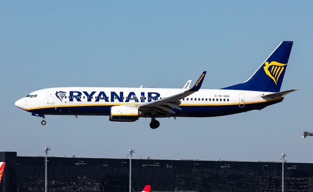 Zła wiadomość dla podróżujących. Ryanair tnie połączenia do tego kraju