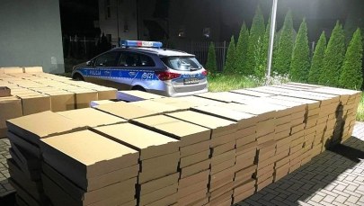 Złamał przepisy drogowe. W aucie miał ponad 2 mln sztuk papierosów