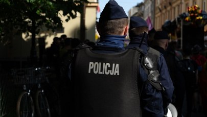 ​Złamana ręka 19-letniej aktywistki. Śledczy uznali, że nie ma tu winy policji