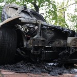 Złapani, gdy chcieli podpalić BMW. To oni spalili 350 aut?