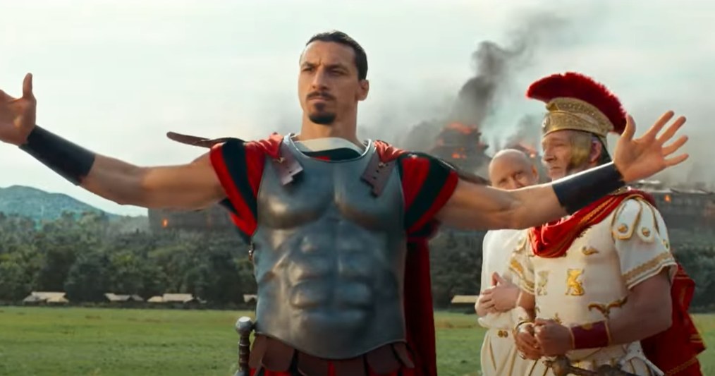 Zlatan Ibrahimovic w scenie z filmu "Asterix i Obelix: The Middle Kingdom" (screen ze zwiastuna) /materiały prasowe