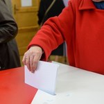 Złe karty do głosowania w jednym z lokali wyborczych w Krakowie
