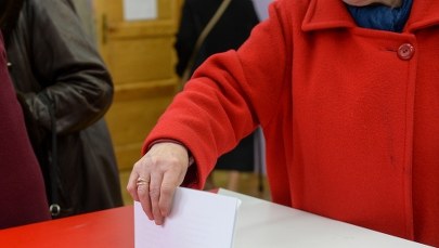 Złe karty do głosowania w jednym z lokali wyborczych w Krakowie