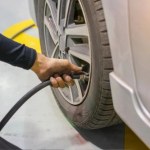 Źle pompujesz opony? Tak je zniszczysz i szybciej się zużyją