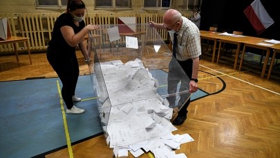 Złe wiadomości dla Trzaskowskiego. Znamy wyniki sondażu late poll [RELACJA]