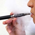 Złe wieści dla fanów e-papierosów. Nowe badania